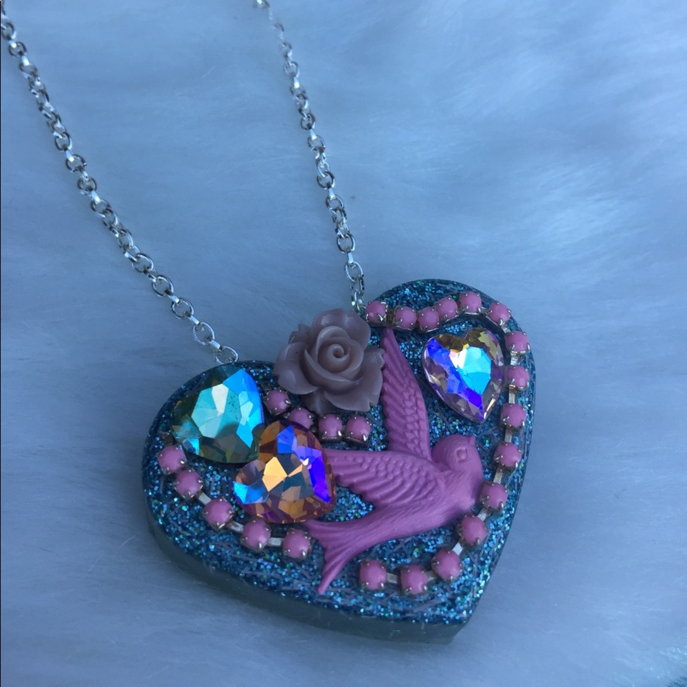 Sparrow and heart necklace rockabilly - Picture 3 of 5